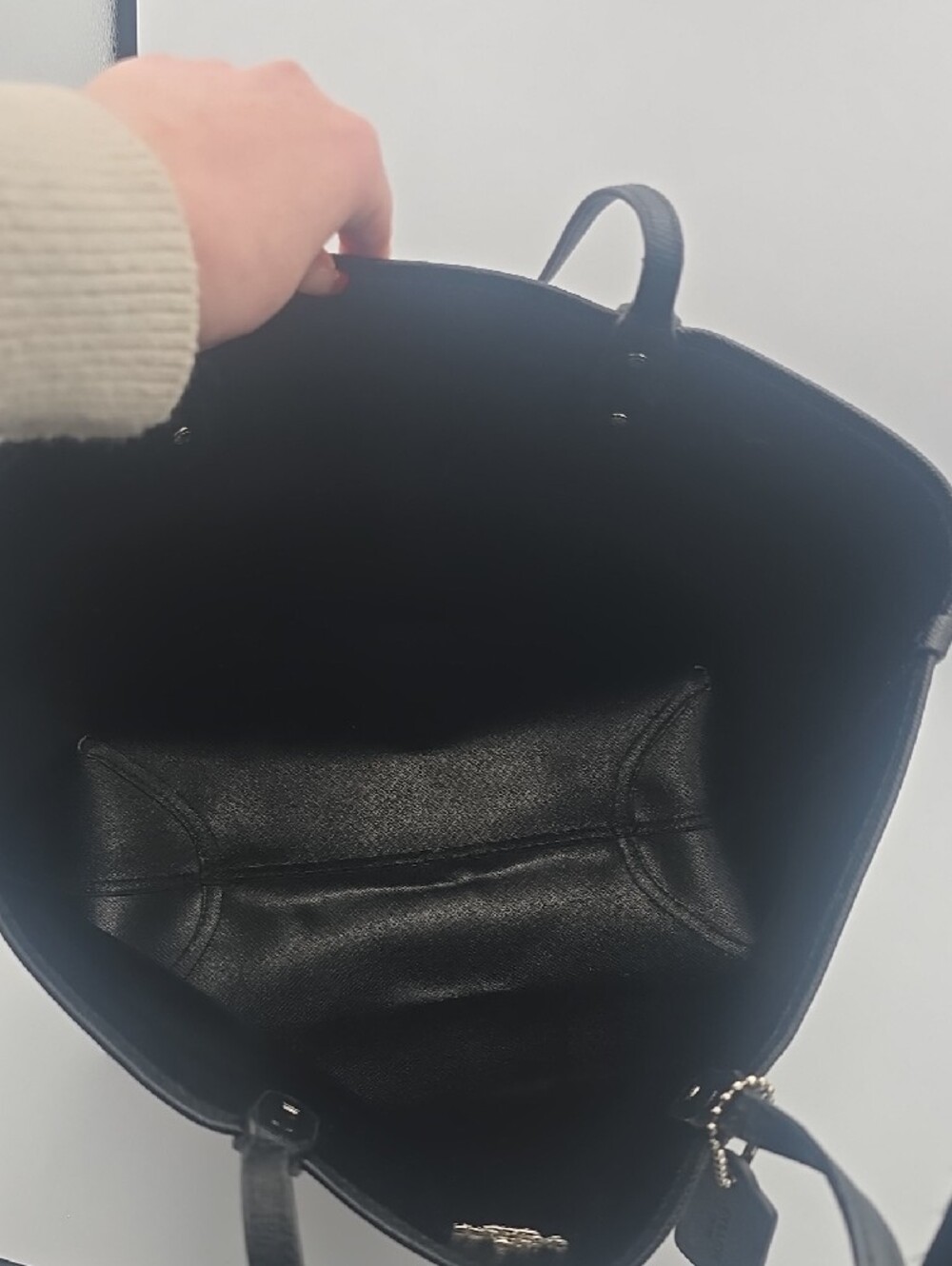 Coach Black & Red Reversable Floral/ Black Large Tote W Silver Hardware (GOOD)🥀 - Picture 12 of 15